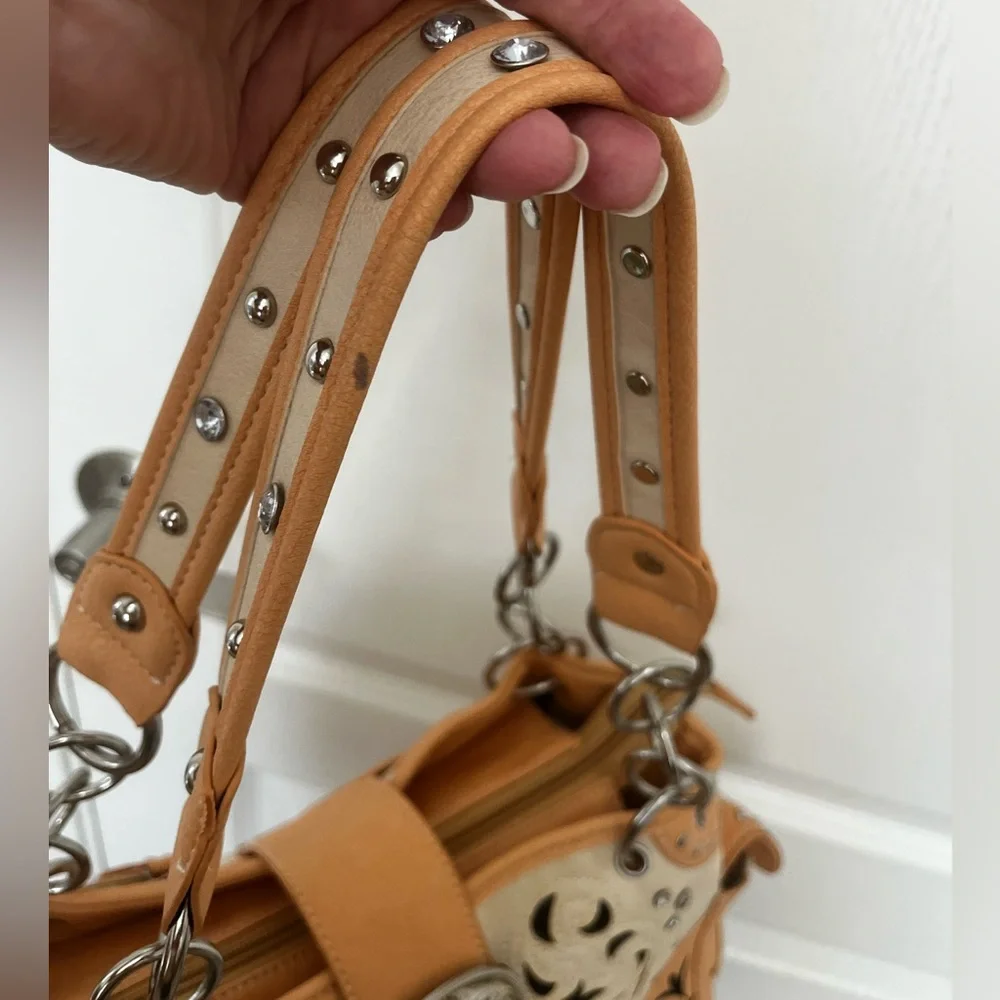 Cowgirl Trendy Peachy Tan and Cream Western Conceal and Carry Handbag - Picture 7 of 16